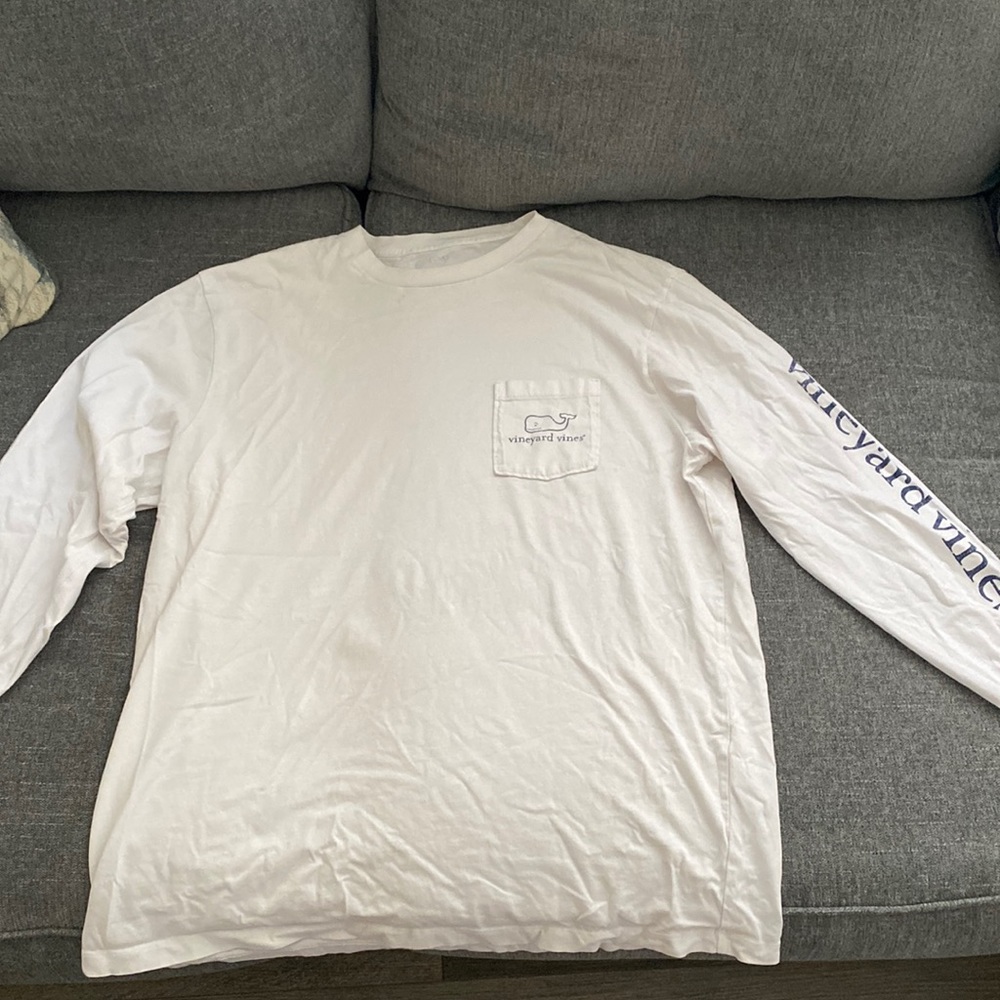 Vineyard vines mens large longsleeve shirt alight blemishes pictured